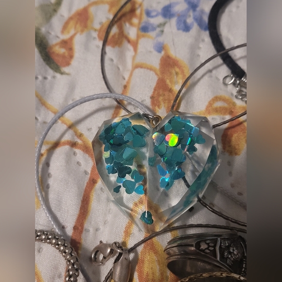 Assorted Jewelry In 2 Bags - Picture 8 of 11